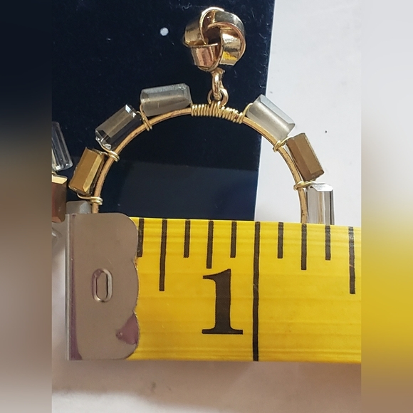 Niquea.d Gold Crystal Rhinestone Hoop Earrings NWT - Picture 4 of 6